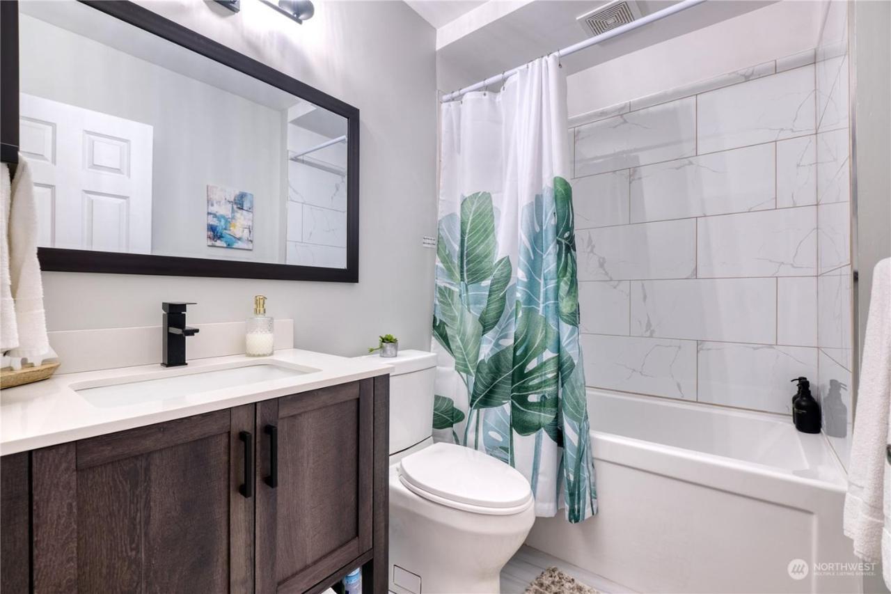 Newly Remodeled 2Bd Room A Frame Cottage Point Roberts Екстериор снимка